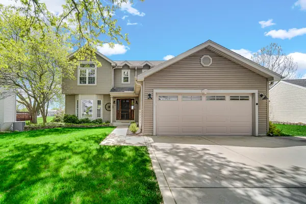 1188 Brookstone DR, Carol Stream, IL 60188