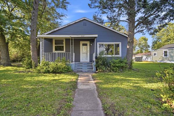 717 E Cemetery AVE, Chenoa, IL 61726