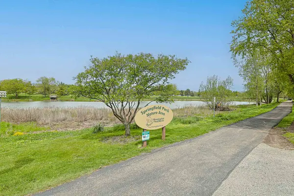 1 Bloomingdale PL #200, Bloomingdale, IL 60108