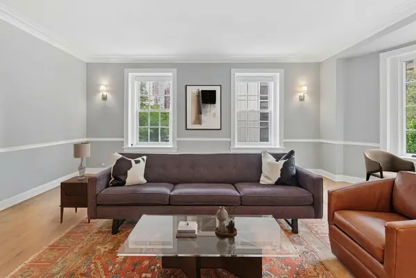 70 E Scott ST #306, Chicago, IL 60610