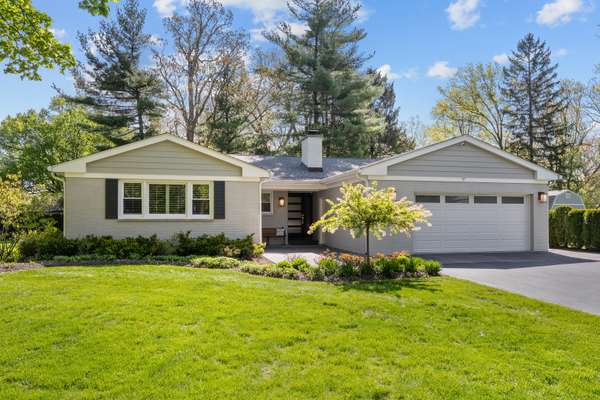 1143 Beverly PL, Lake Forest, IL 60045