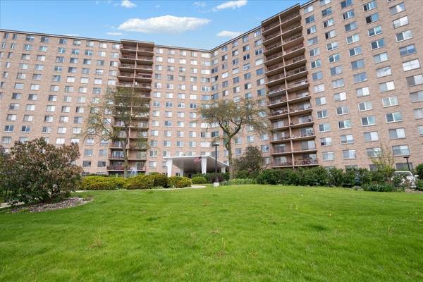 6833 N Kedzie AVE #701, Chicago, IL 60645