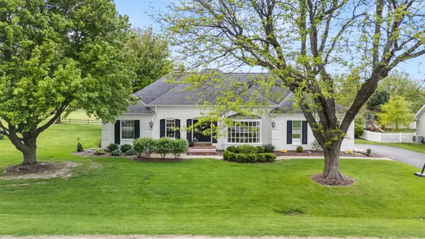 30819 Royal Oak RD, Genoa, IL 60135