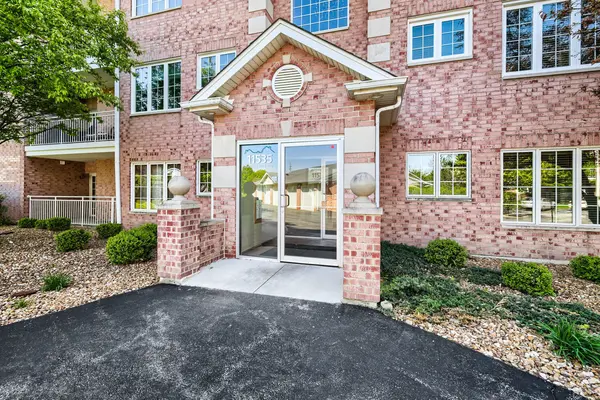 11535 Settlers Pond WAY #2C, Orland Park, IL 60467