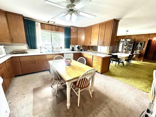 57 SHERWOOD DR, Centralia, IL 62801