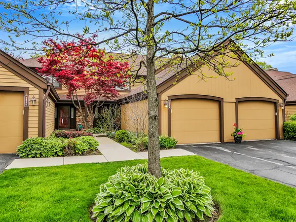 1336 Fairfax LN, Buffalo Grove, IL 60089