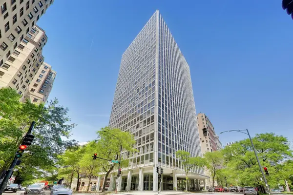 2400 N Lakeview AVE #808, Chicago, IL 60614