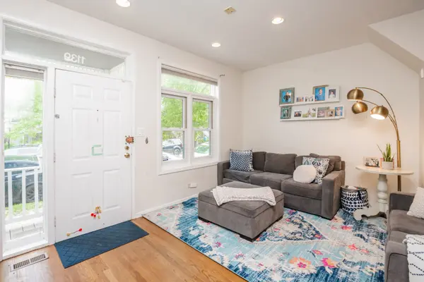 1139 W Roscoe ST, Chicago, IL 60657