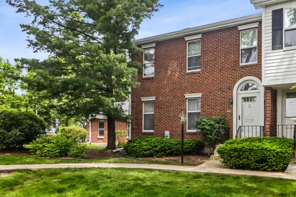 9031 Lincolnwood DR, Evanston, IL 60203