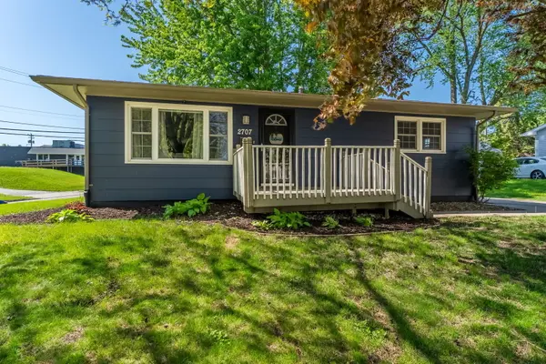 2707 Grove ST, Davenport, IA 52804