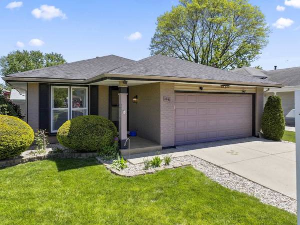 1041 Fulton DR, Streamwood, IL 60107