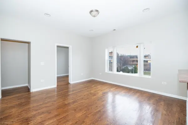 4326 S Calumet AVE, Chicago, IL 60653