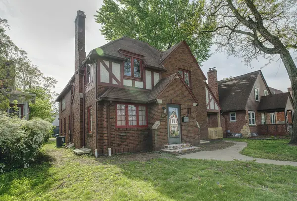 1015 N 2nd ST, Clinton, IA 52732