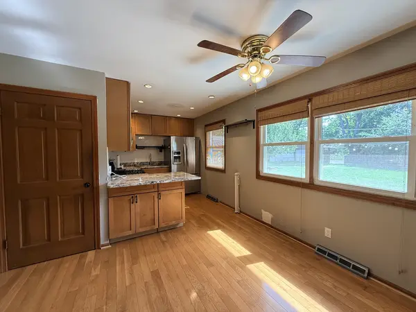1881 Charles LN, Aurora, IL 60505