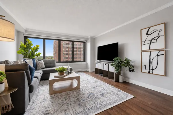 2930 N Sheridan RD #1301, Chicago, IL 60657