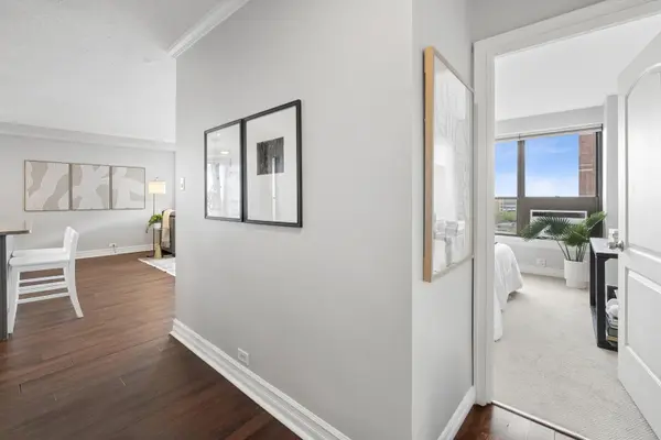 2930 N Sheridan RD #1301, Chicago, IL 60657