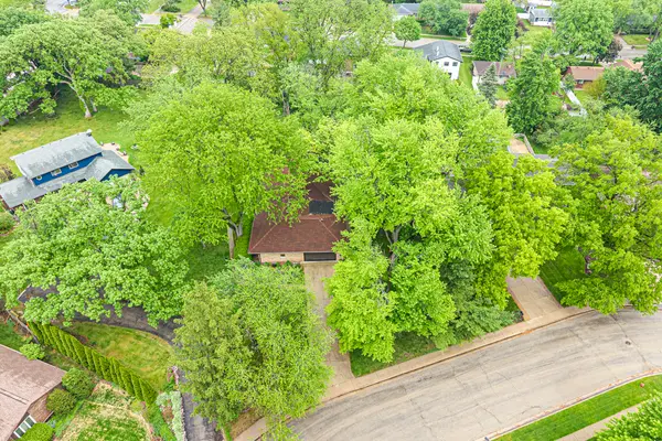 16 Greenridge RD, Elgin, IL 60120