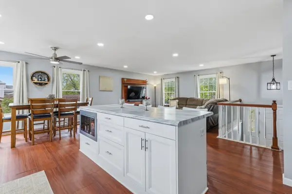 324 Byron AVE, Bloomingdale, IL 60108