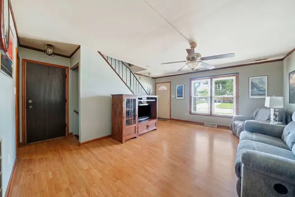 450 Degas CIR, Bolingbrook, IL 60440