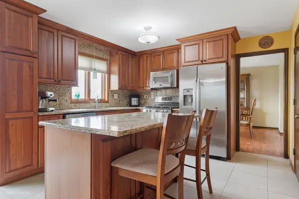 17203 Highwood DR, Orland Park, IL 60467