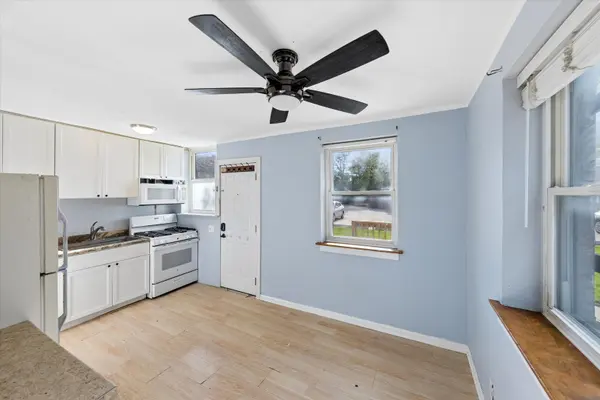 440 East AVE, La Grange, IL 60525