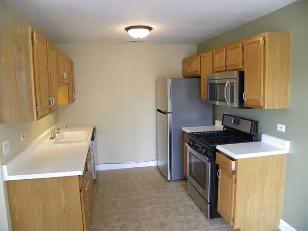 227 Brett CIR #D, Wauconda, IL 60084