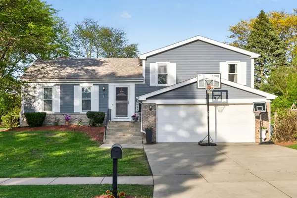 701 Buffalo CIR, Carol Stream, IL 60188