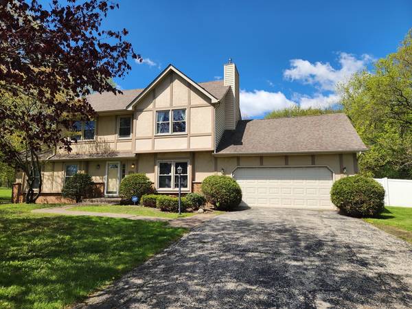 646 Meadow LN, Winthrop Harbor, IL 60096