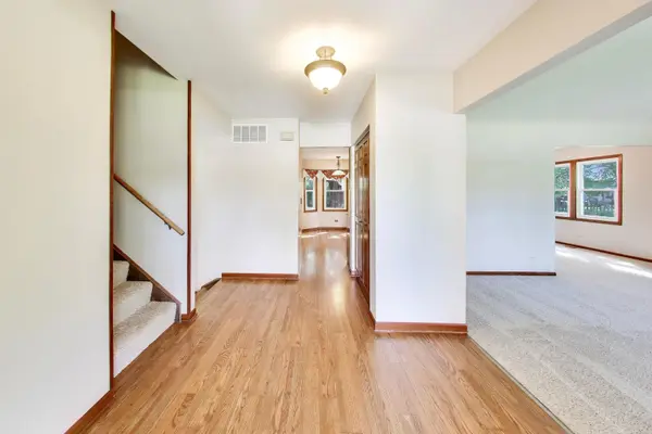 4122 Crimson DR, Hoffman Estates, IL 60192