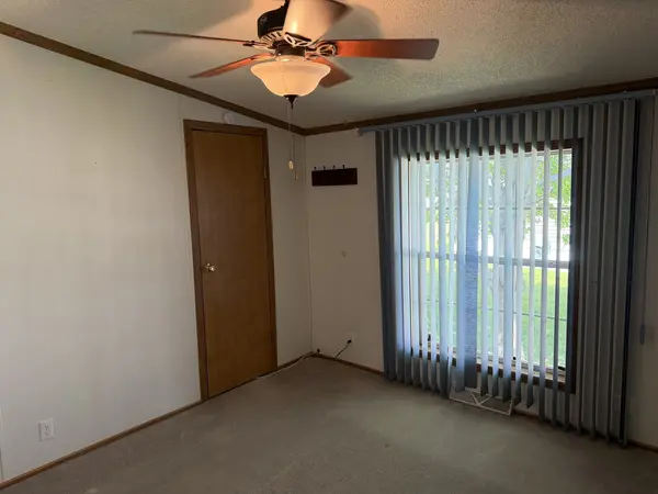 16 Oriole LN, Beecher, IL 60401