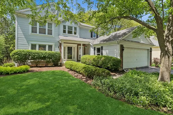 72 Julie LN, Vernon Hills, IL 60061