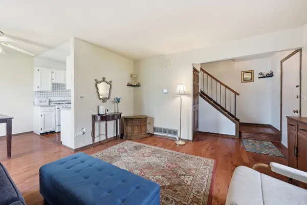 242 Nantucket HBR #1802, Schaumburg, IL 60193