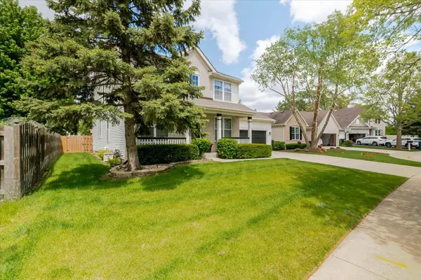 4 Forest Cove CT, Streamwood, IL 60107