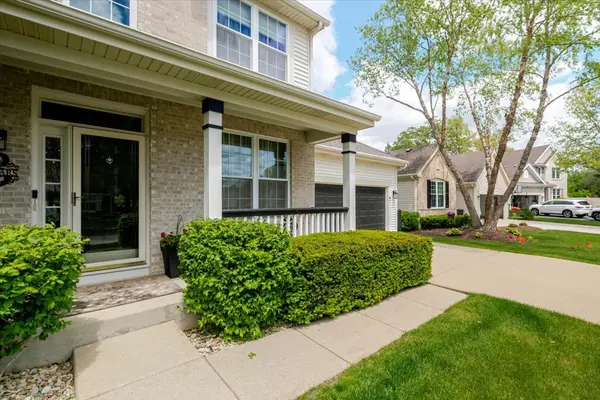4 Forest Cove CT, Streamwood, IL 60107