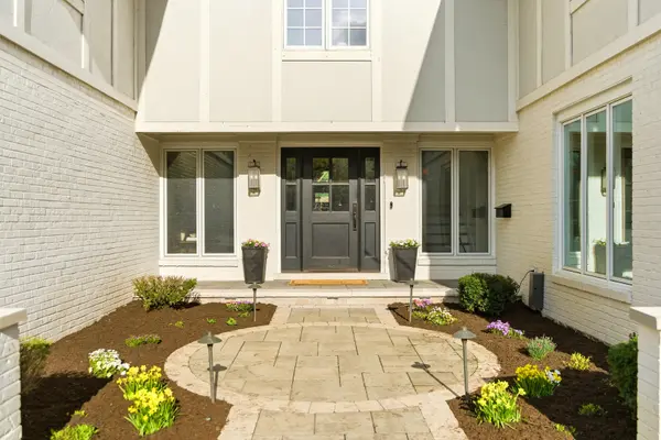 11 Princeton RD, Hinsdale, IL 60521