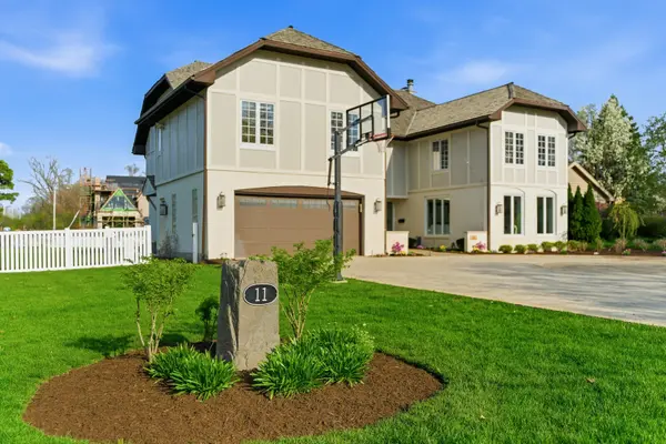 11 Princeton RD, Hinsdale, IL 60521