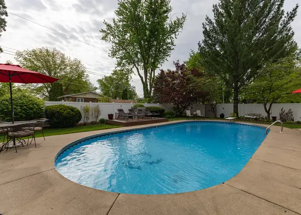 3805 Kenwood AVE, Davenport, IA 52807