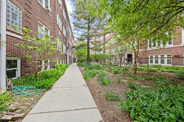 1221 W JARVIS AVE #2, Chicago, IL 60626