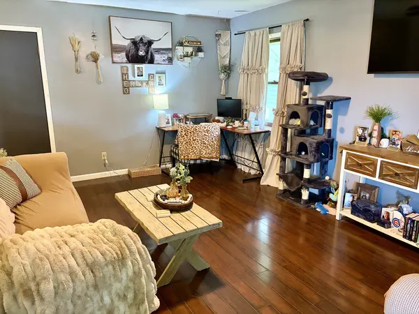 6 Blair CT, Clinton, IL 61727