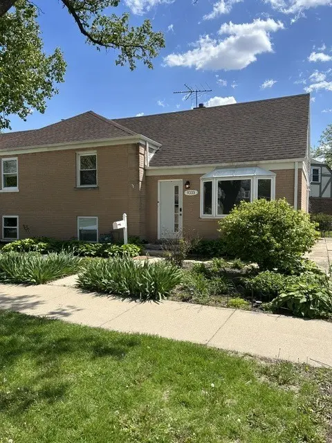 9333 Jackson AVE, Brookfield, IL 60513