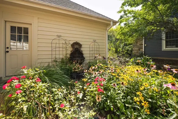 1814 Brandywyn LN, Buffalo Grove, IL 60089