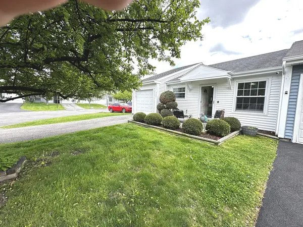 3321 Greenwich LN, Island Lake, IL 60042