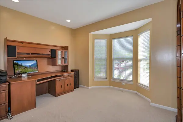 9349 Bundoran DR, Orland Park, IL 60462