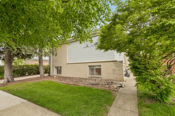 9337 Lavergne AVE, Skokie, IL 60077