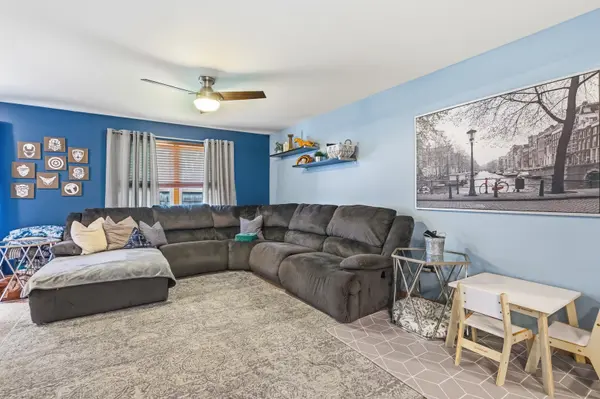 520 Cumberland LN, Bolingbrook, IL 60440