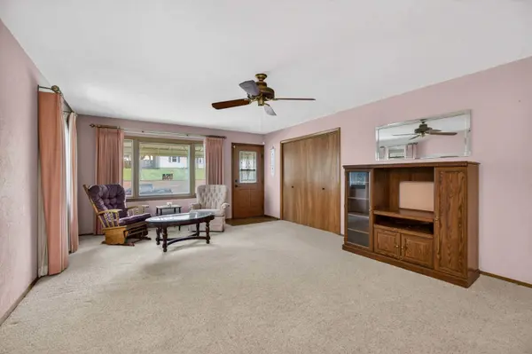 4423 N Pine ST, Davenport, IA 52806