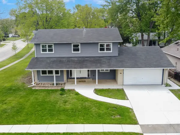 99 Essex RD, Elk Grove Village, IL 60007