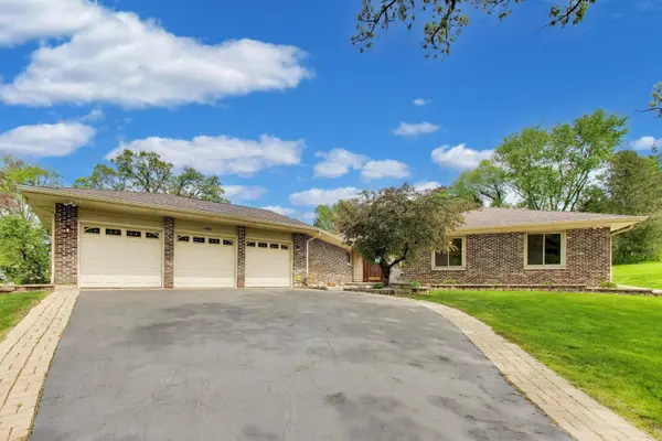 1104 Nottingham LN, Elgin, IL 60120