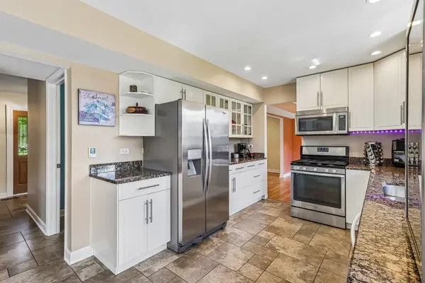 965 S Chippendale DR, Bartlett, IL 60103