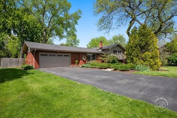 34W246 Giese RD, Batavia, IL 60510